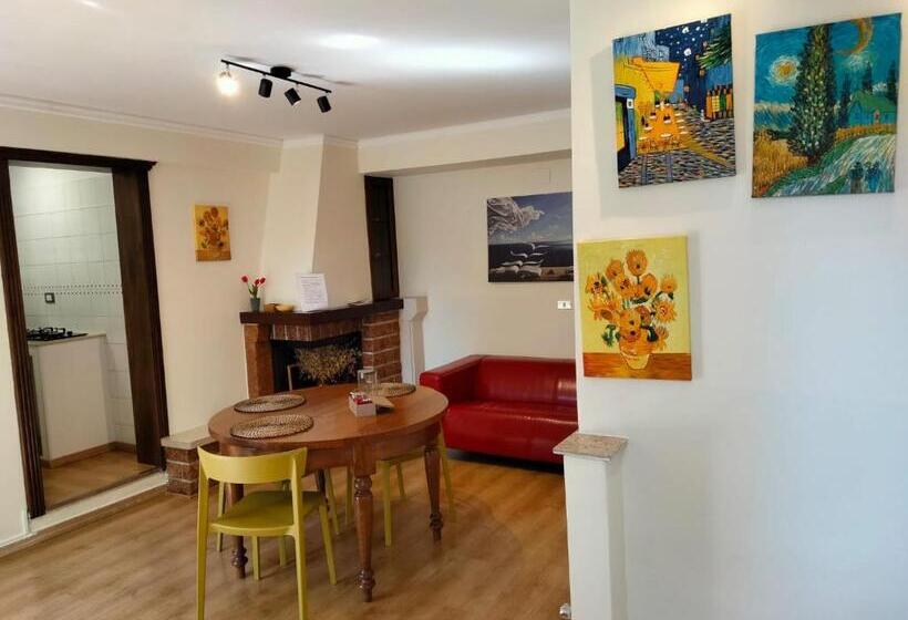 تختخواب و صبحانه Camaga