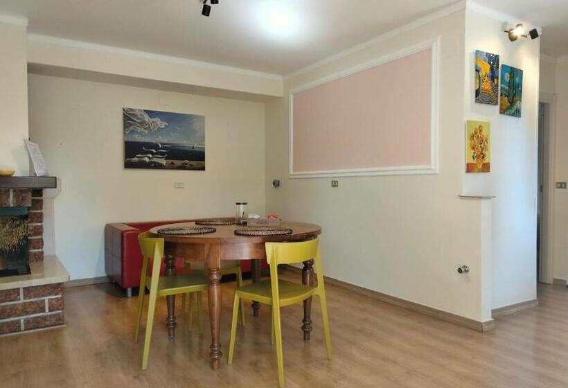 تختخواب و صبحانه Camaga