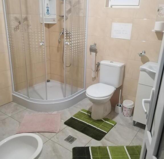 住宿加早餐  Casa La Agapia