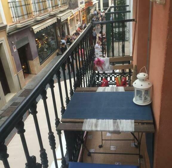 تختخواب و صبحانه Los Girasoles