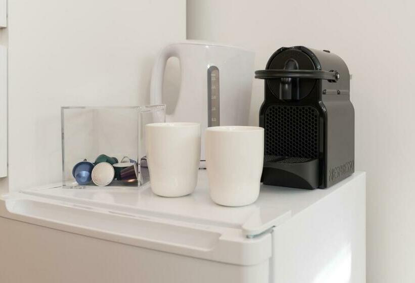 مبيت وإفطار Nassau Canal Suites