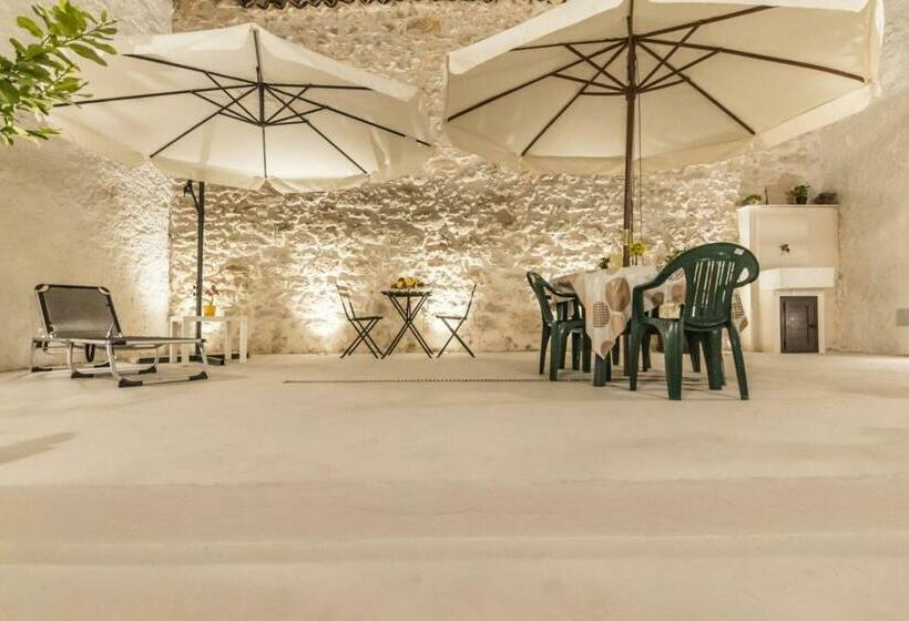 Carlentini House B&b