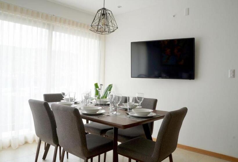 Отель Metropolitan Suites