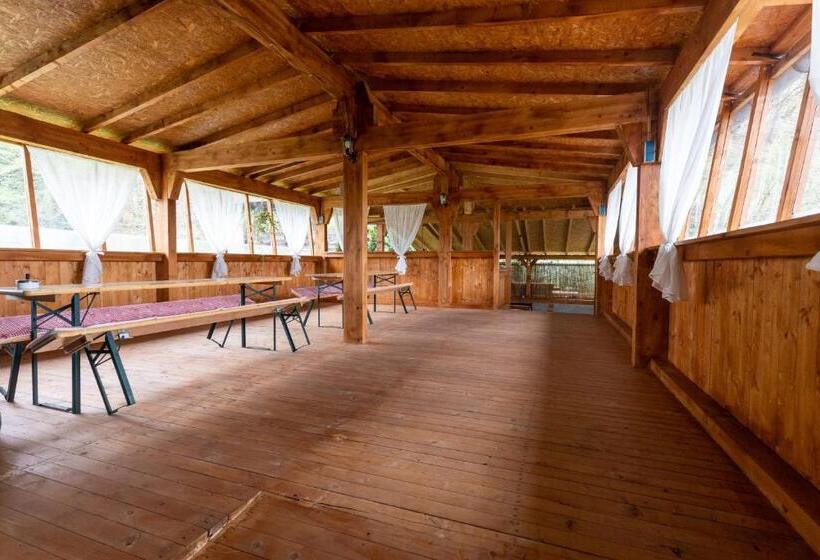 بنسيون Casa Flori De Nuc