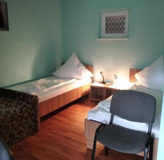 بنسيون Casa Flori De Nuc