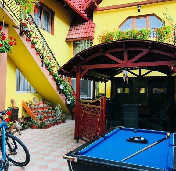 بنسيون Ika House