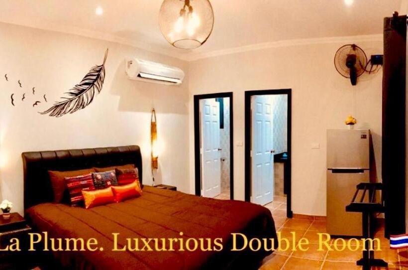 פנסיון La Plume