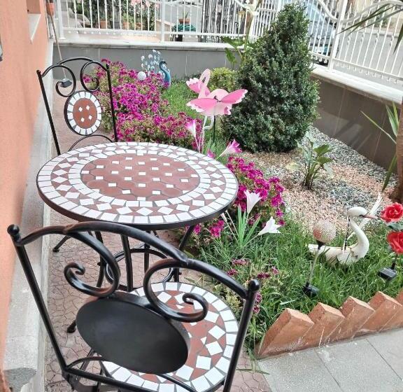 بنسيون La Romantica