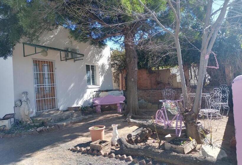 פנסיון The Old Watchmakers Guest House