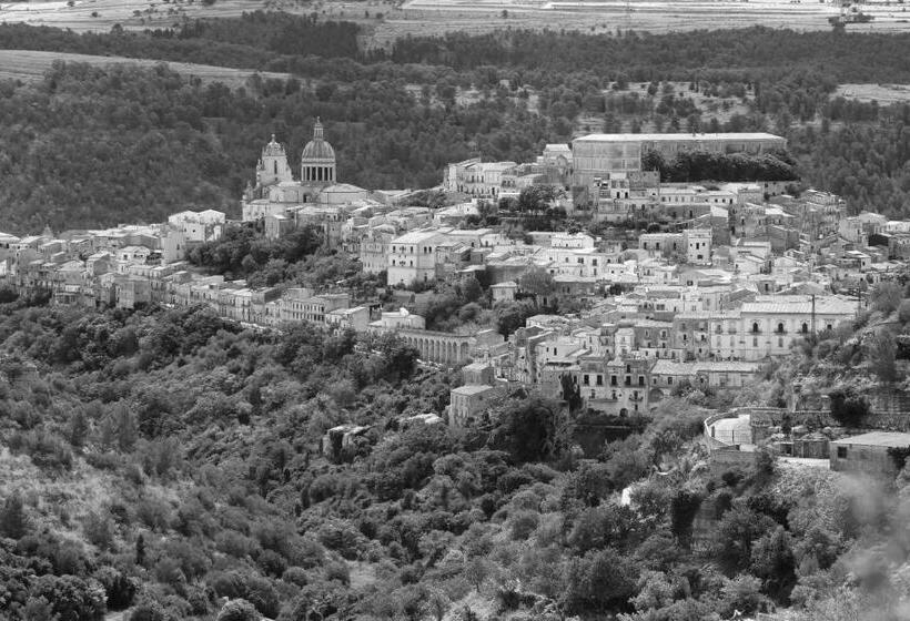 פנסיון Tocco Barocco   Locazioni Brevi