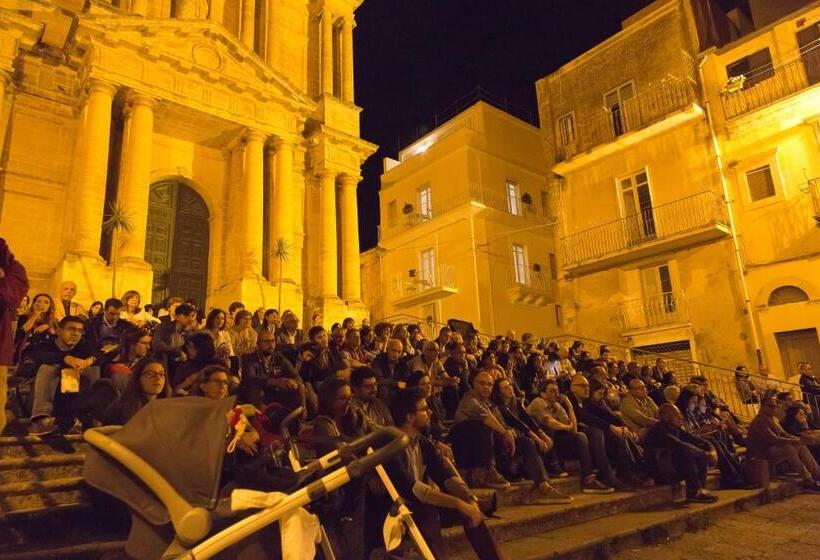 פנסיון Tocco Barocco   Locazioni Brevi