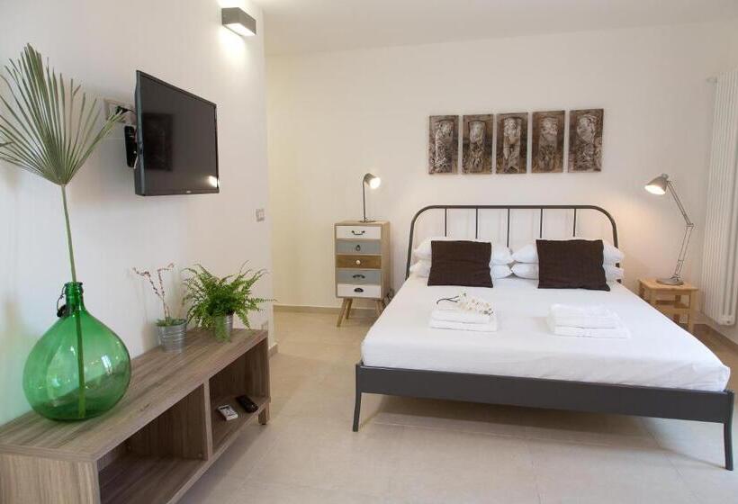 פנסיון Tocco Barocco   Locazioni Brevi