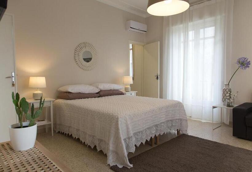 פנסיון Tocco Barocco   Locazioni Brevi