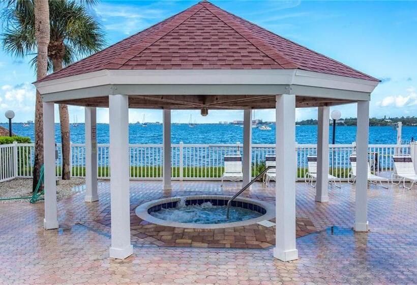 Spacious Coastal Haven 3bd Condo