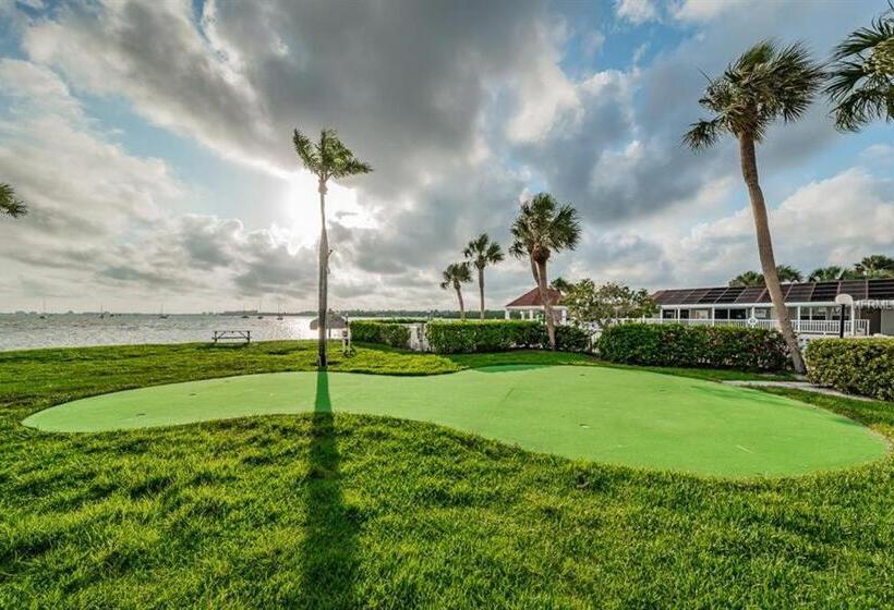 Spacious Coastal Haven 3bd Condo