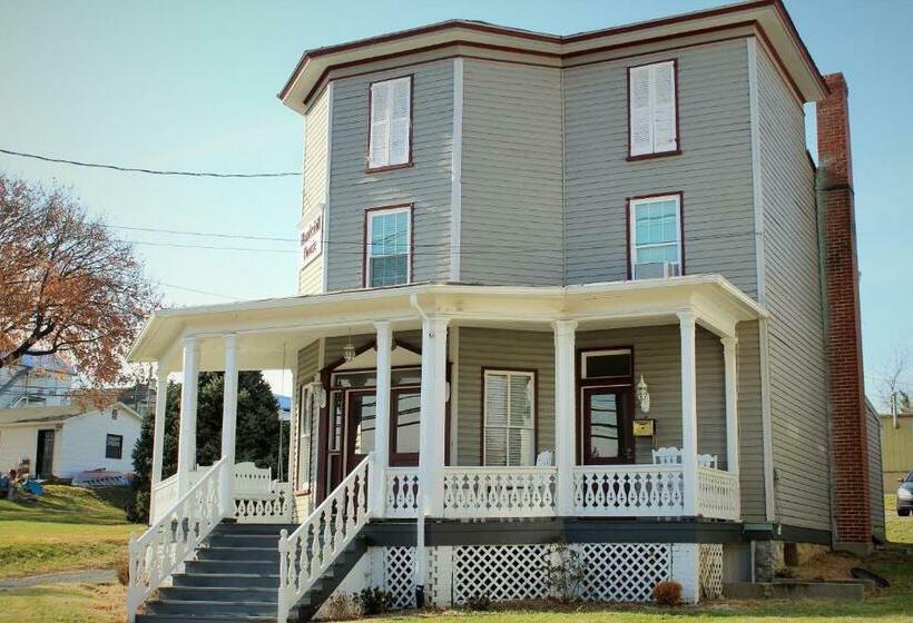 旅馆 Hawksbill House