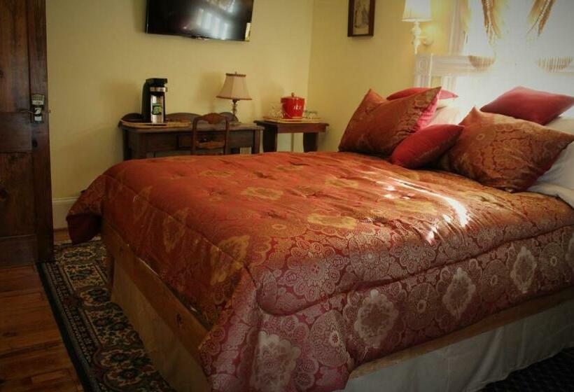 Общежитие Hawksbill House