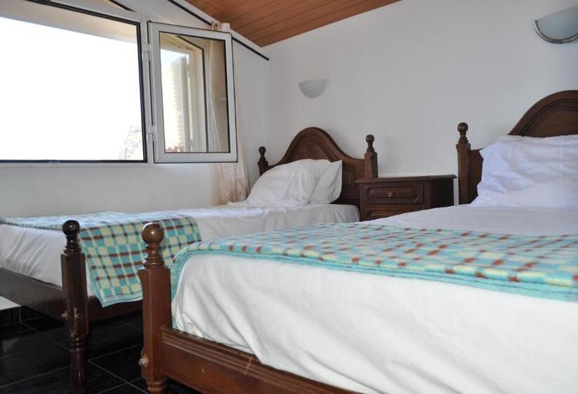 تختخواب و صبحانه Cecília S House