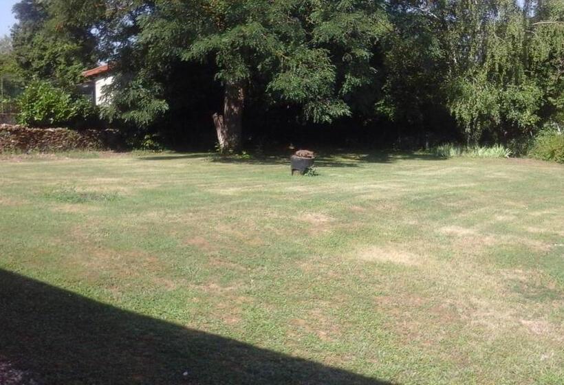 ベッドアンドブレックファースト Chez Sylvie Et Jean Yves