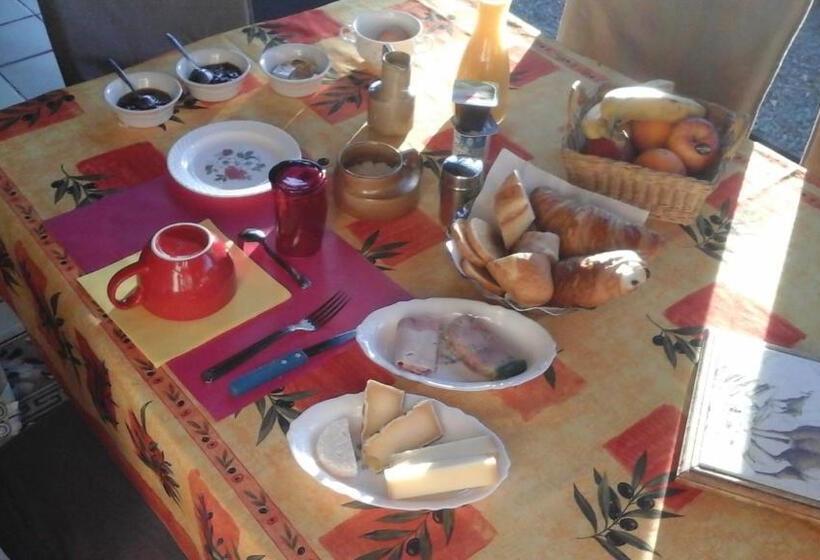 ベッドアンドブレックファースト Chez Sylvie Et Jean Yves