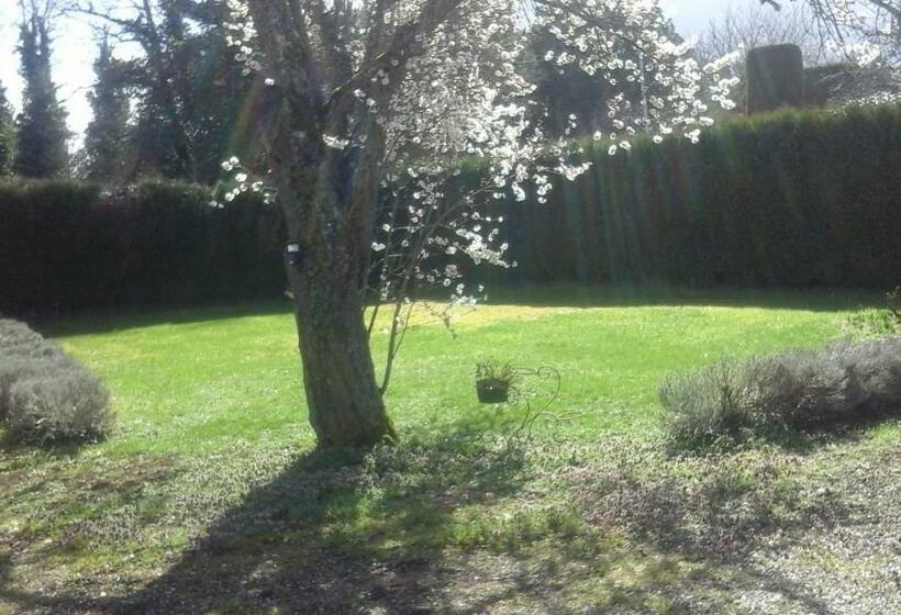 ベッドアンドブレックファースト Chez Sylvie Et Jean Yves