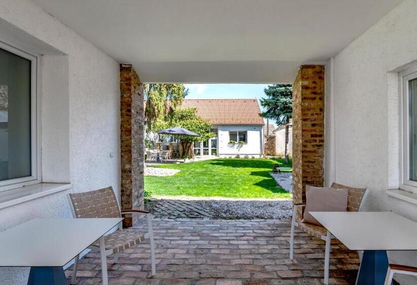 مبيت وإفطار Szent György Kúria