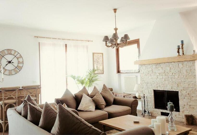 צימר The Bell Tower Lodge