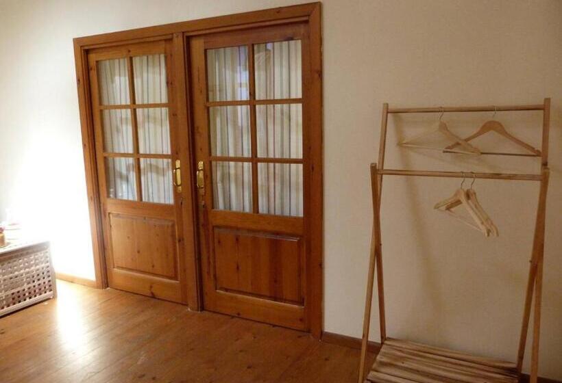 Les Magranes Bed & Breakfast