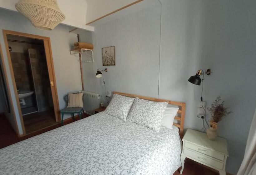 Les Magranes Bed & Breakfast