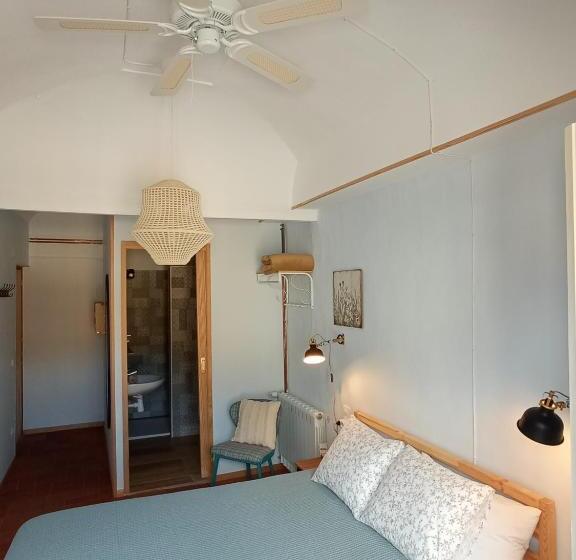 Les Magranes Bed & Breakfast