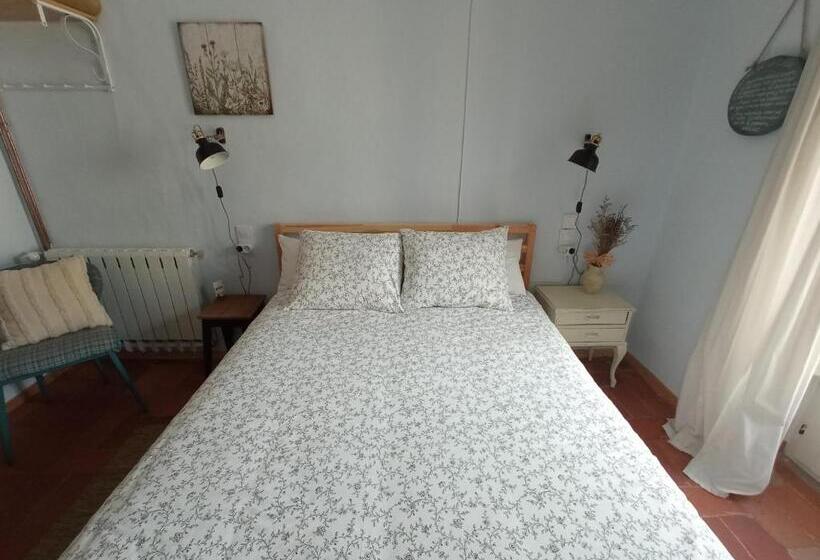 Les Magranes Bed & Breakfast