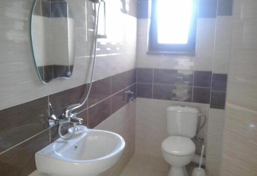 بنسيون Iceberg