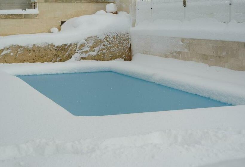 膳宿费 Ofra Matera