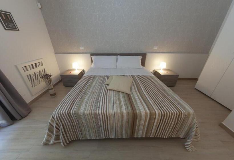 膳宿费 Ofra Matera