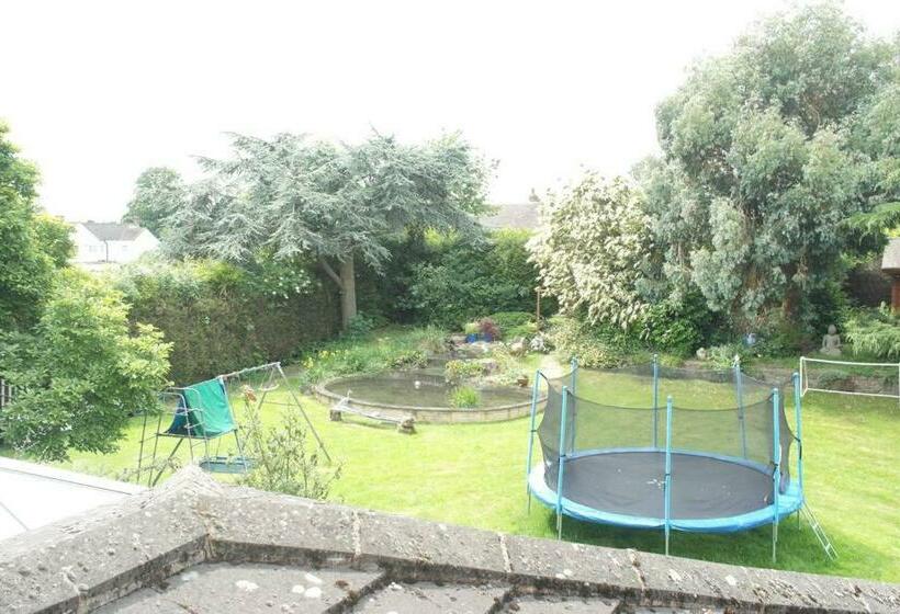 پانسیون White Wings