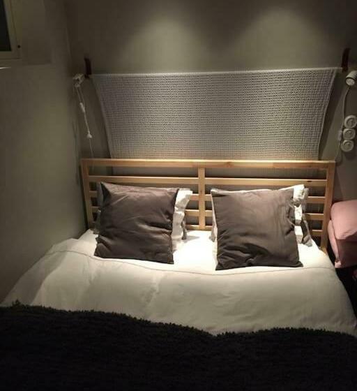 Bed and Breakfast Luxurious Studio Within Nature Next To Stockholm