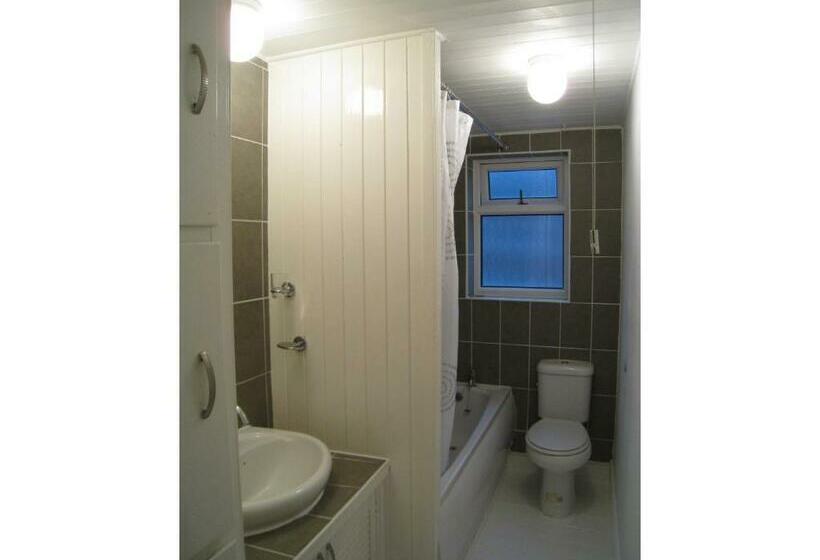 بنسيون Barningham Street