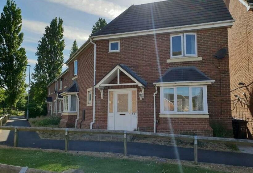 Пансион Clough Close