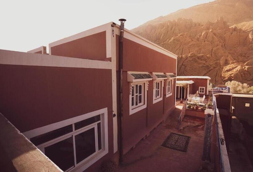 پانسیون Monkey Fingers House By Fatima Mellal