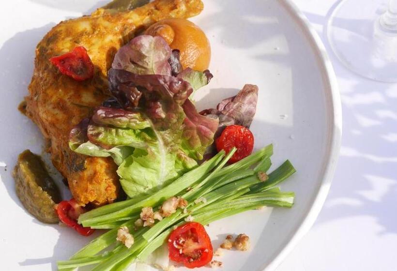 پانسیون Monkey Fingers House By Fatima Mellal