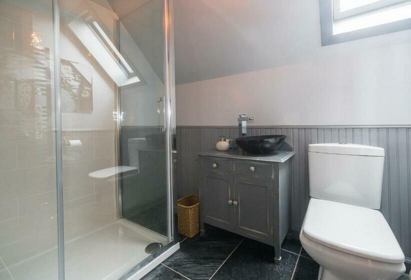 The Old School House B&b