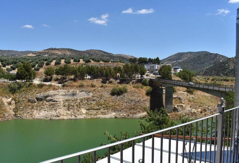 הוסטל Iznájar Suites