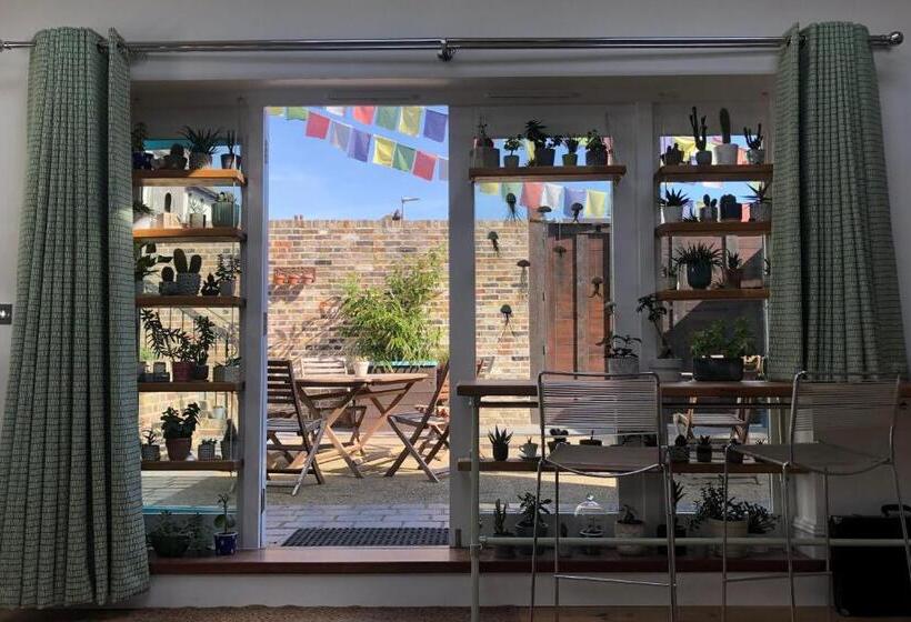 Общежитие The Beetroot