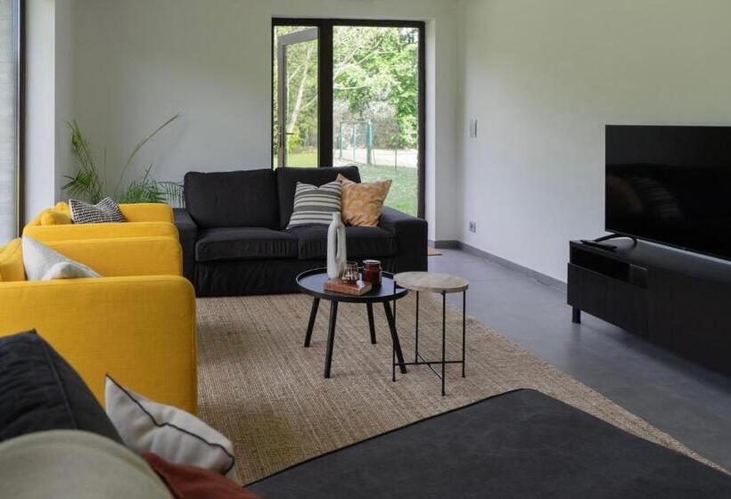 Au Petit Canteleu Bed & Breakfast