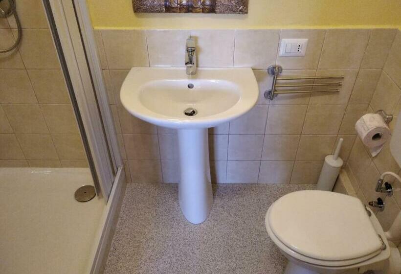 تختخواب و صبحانه Capinera