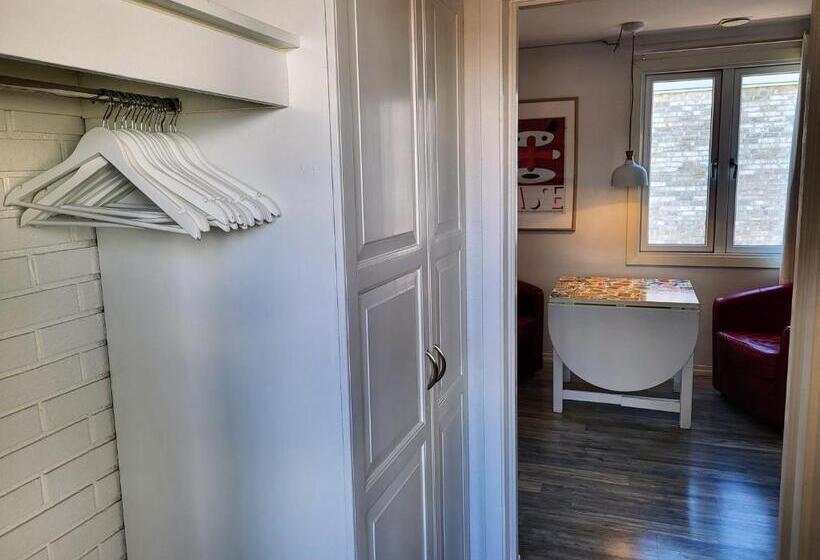 Bed and Breakfast Cozee Central Apartments