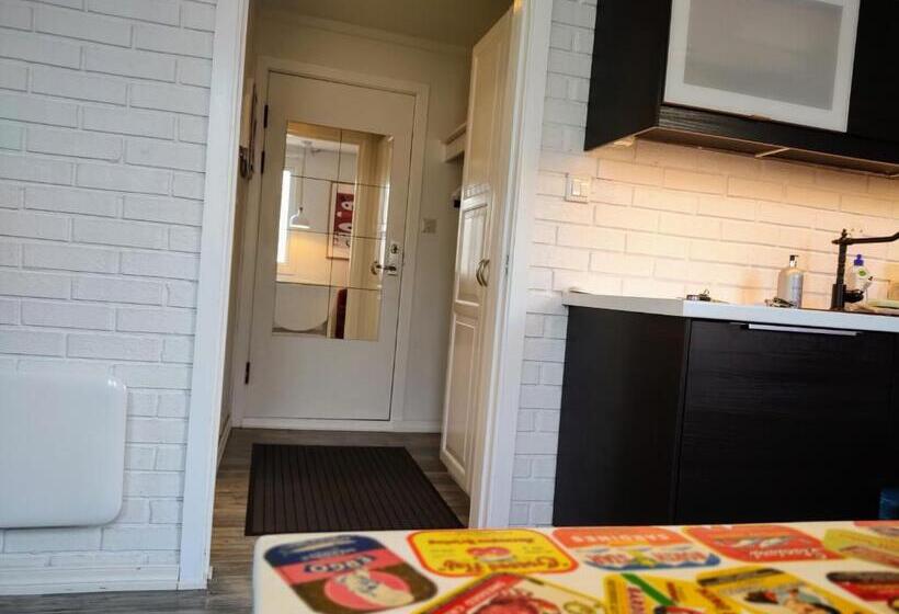 Bed and Breakfast Cozee Central Apartments