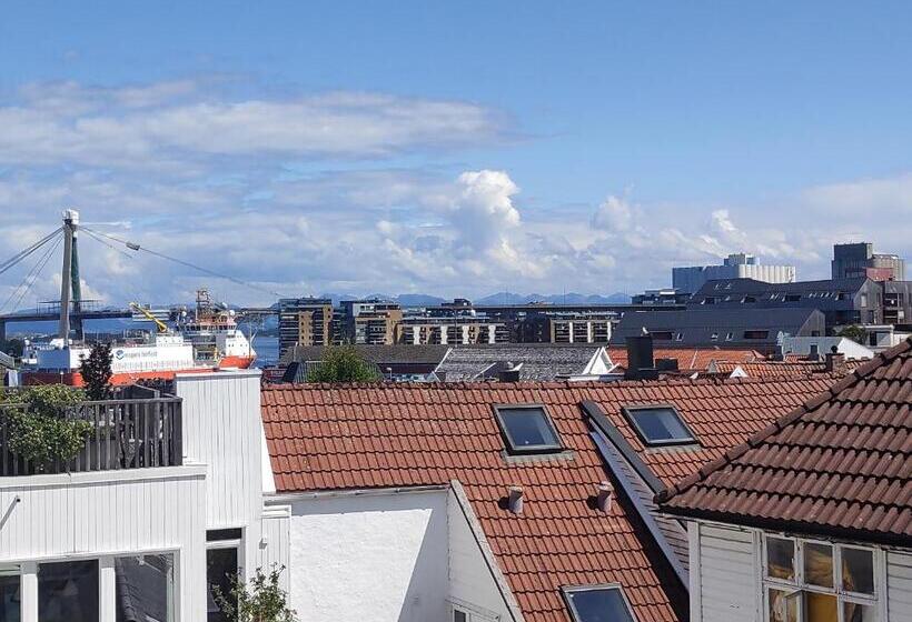 Bed and Breakfast Cozee Central Apartments