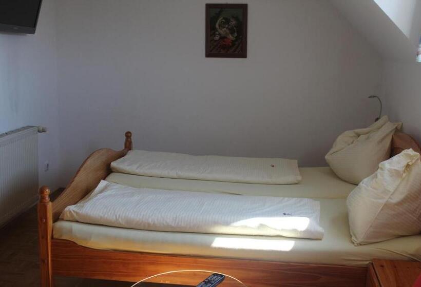 ベッドアンドブレックファースト Gästehaus Christa