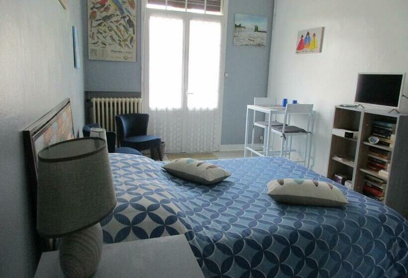 تختخواب و صبحانه L Orchidée